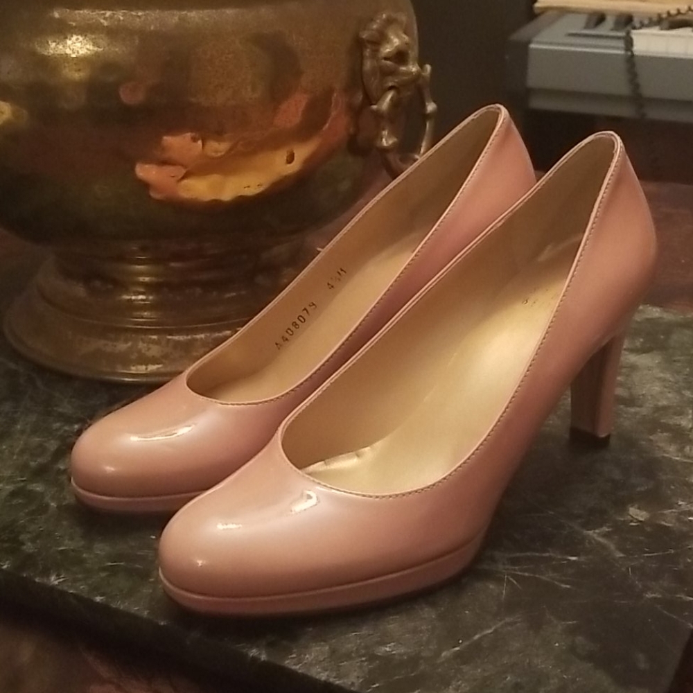 Stuart Weitzman Nude Heels